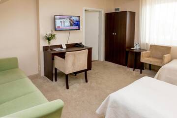 Фото номера Семейный номер (для 2 взрослых и 2 детей) Отель Hotel Alexandra г. Победзиска 4