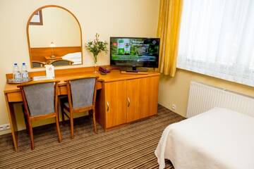 Фото номера Двухместный номер с 2 отдельными кроватями Отель Hotel Alexandra г. Победзиска 4