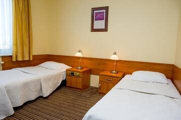 Фото номера Двухместный номер с 2 отдельными кроватями Отель Hotel Alexandra г. Победзиска 5